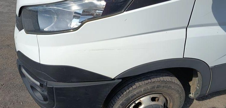 IVECO DAILY 35C12 2,3D 16V 116CV BENNE AVEC COFFRE ACIER DIESEL  – 164019 KMS BLANC FA-377-CK
