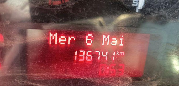 IVECO DAILY 35C12 BENNE AVEC COFFRE ACIER DIESEL – 136741 KMS – ANNEE 2018 BLANC FA-447-CK