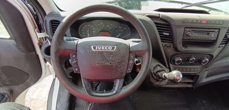 IVECO 35C12 D BLANC FA-983-CJ