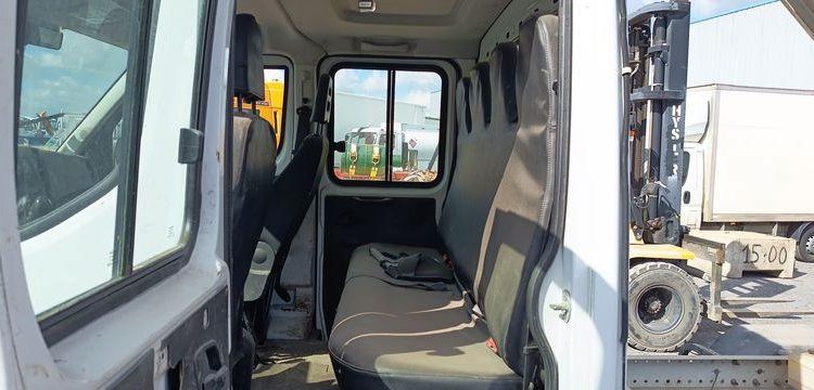 IVECO 35C12 D BLANC FA-983-CJ