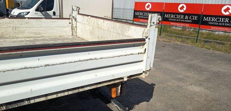 IVECO 35C12 D BLANC FA-983-CJ