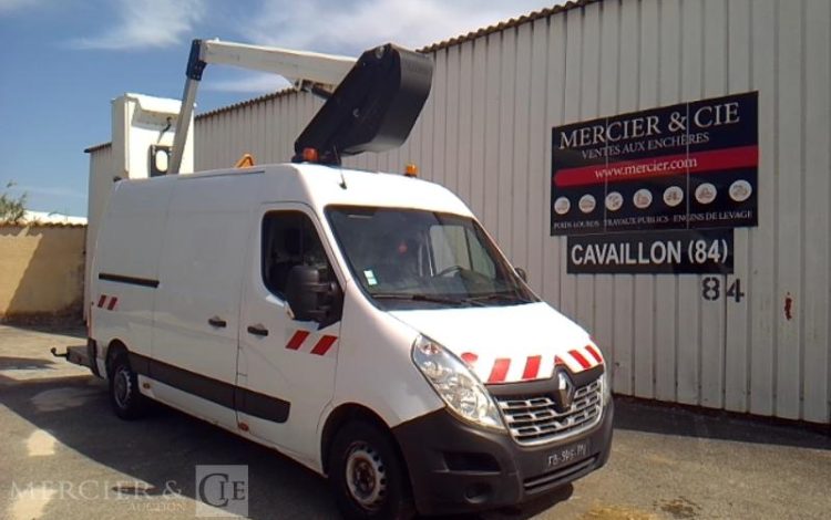RENAULT MASTER AVEC NACELLE KLUBB K32 12-14M  FB-575-PN