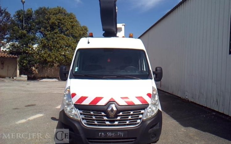 RENAULT MASTER AVEC NACELLE KLUBB K32 12-14M  FB-575-PN