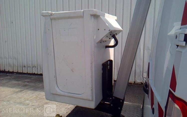 RENAULT MASTER AVEC NACELLE KLUBB K32 12-14M  FB-575-PN