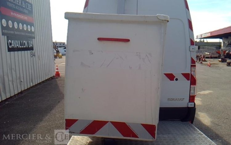 RENAULT MASTER AVEC NACELLE KLUBB K32 12-14M  FB-575-PN