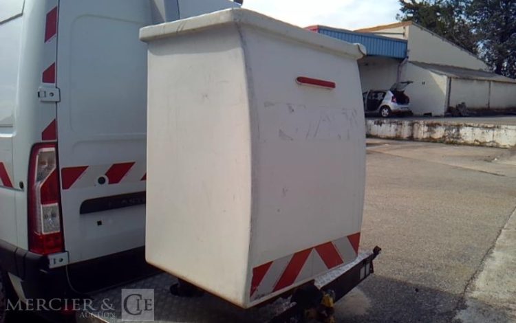 RENAULT MASTER AVEC NACELLE KLUBB K32 12-14M  FB-575-PN