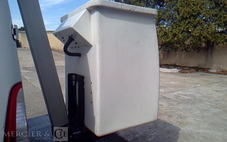 RENAULT MASTER AVEC NACELLE KLUBB K32 12-14M  FB-575-PN