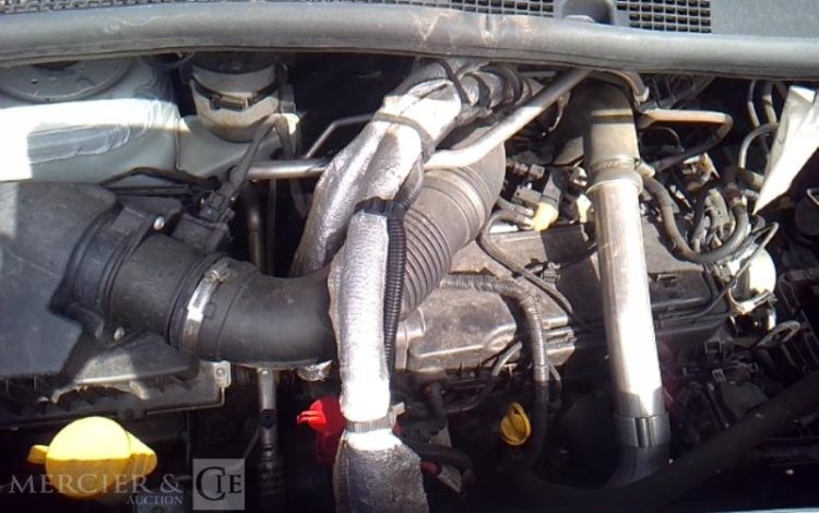 RENAULT MASTER AVEC NACELLE KLUBB K32 12-14M  FB-575-PN