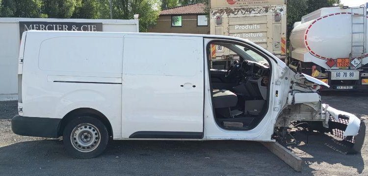 CITROEN JUMPY CLUB XL BLUEHDI 120 BVM6 – DIESEL – ANNEE 2020 BLANC FV-400-HK