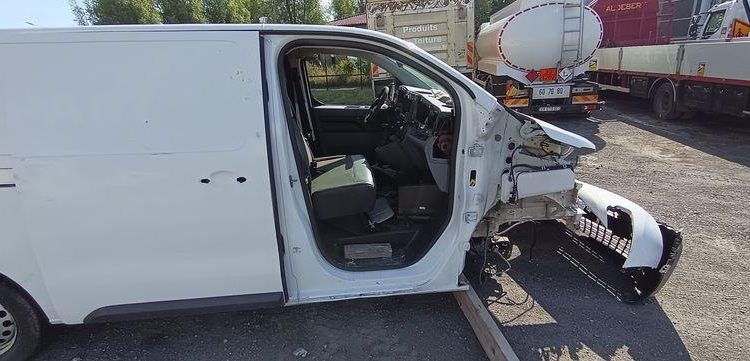 CITROEN JUMPY CLUB XL BLUEHDI 120 BVM6 – DIESEL – ANNEE 2020 BLANC FV-400-HK