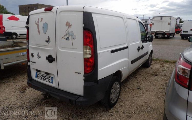 FIAT DOBLO CARGO MAXI 1.9 MJTD 105CV BLANC GH-245-PE