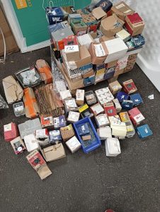 autre Grand lot de visserie , différentes modèles et marques  628