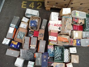autre Grand lot de visserie , différentes modèles et marques  629
