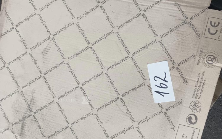 autre Lot d’environ 24m2 dalles de moquettes marque InterfaceFLOR  658