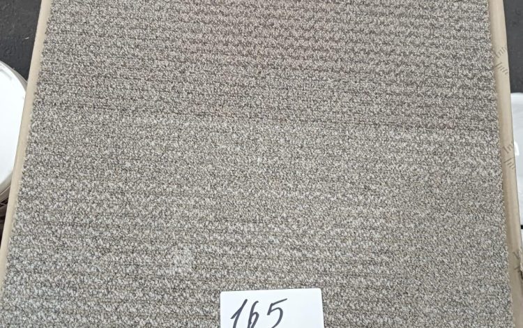 autre Lot d’environ 32 m2 de dalles de moquette Transformation Col 345511 , marque Int  661