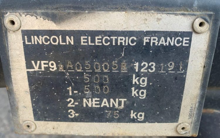 LINCOLN ELECTRIC RANDGER 305 D  GSA748201