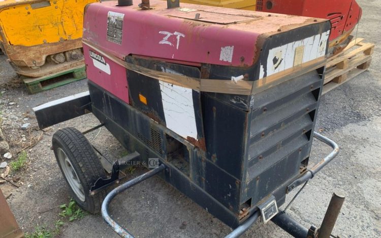 LINCOLN ELECTRIC RANDGER 305 D  GSA748201