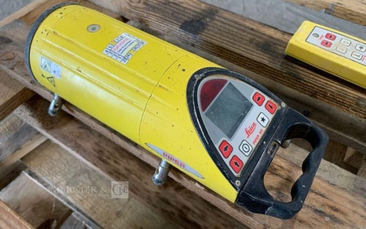 LEICA PIPER 100  NIV750097