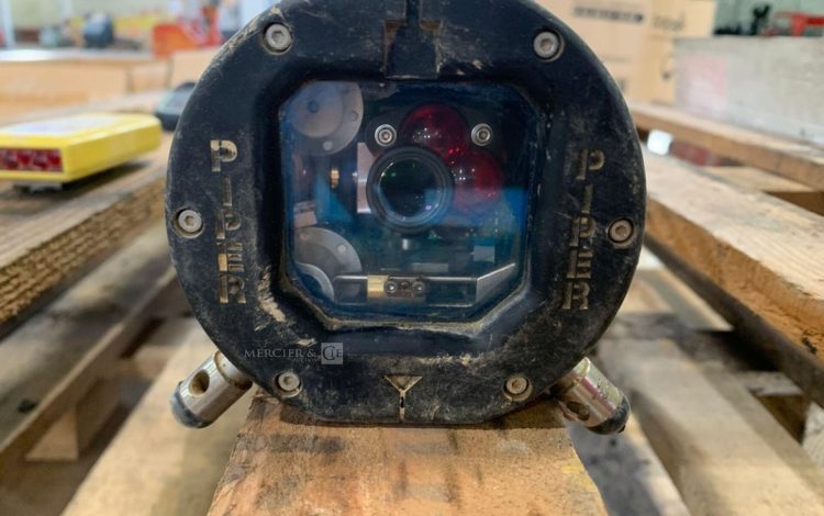 LEICA PIPER 100  NIV750097