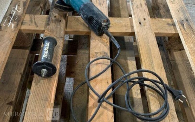 MAKITA 9565PCV  MEU010963
