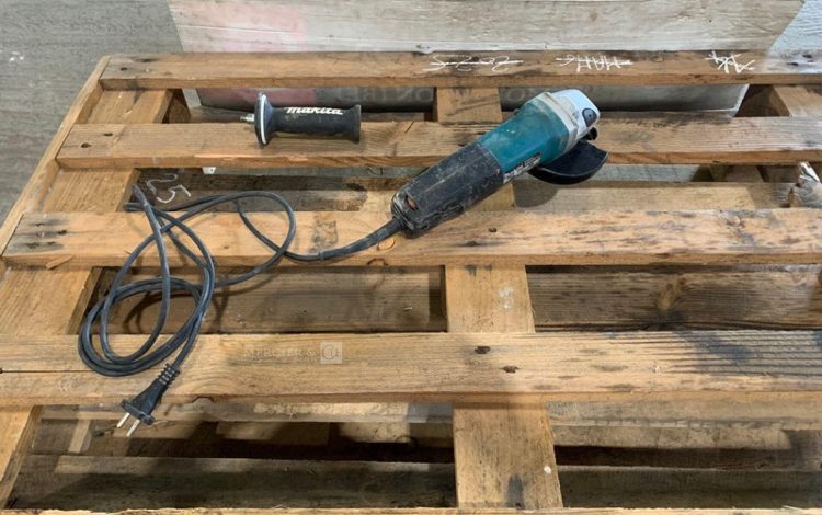 MAKITA 9565PCV  MEU010963