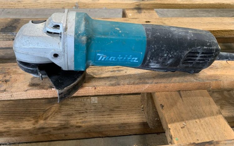 MAKITA 9565PCV  MEU010963