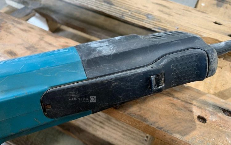 MAKITA 9565PCV  MEU010963