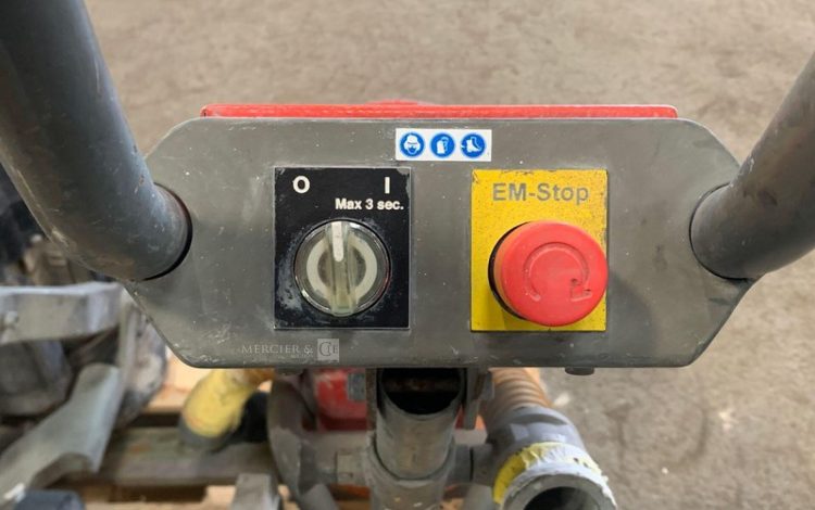 73MAM72025