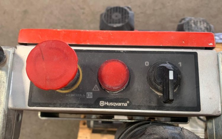 73MAM72025