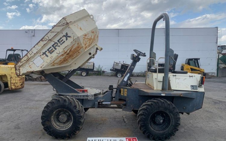 GYR748100