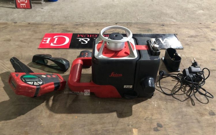 LEICA PIPER 100  NIV750097