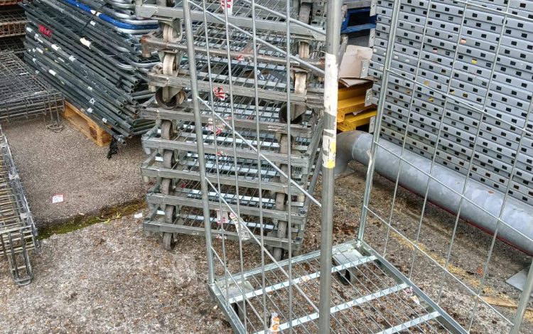 autre Lot de 10 chariots grillage à roulettes  de 70cm x 80cm  517