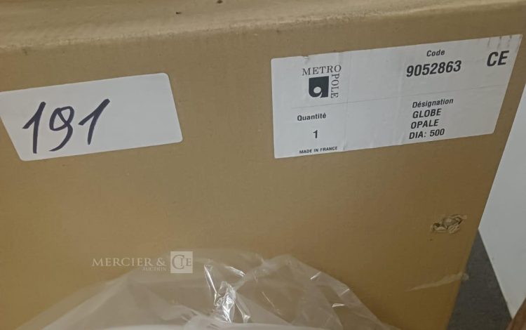 autre Lot de 5 globe opale ,diamètre 50cm , marque Metro Pole  687