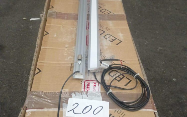 autre Lot de 26 réglettes lumineuse à encastré à installer à lintérieur , Luna IP40 ,  696