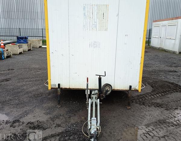 CNSE ABRI CHNATIER 9M2 ISOLE+WC  2098YY71