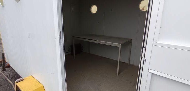 CNSE ABRI CHNATIER 9M2 ISOLE+WC  2098YY71