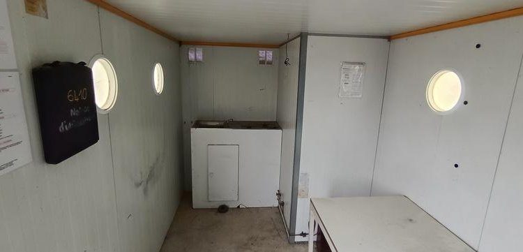 CNSE ABRI CHNATIER 9M2 ISOLE+WC  2098YY71