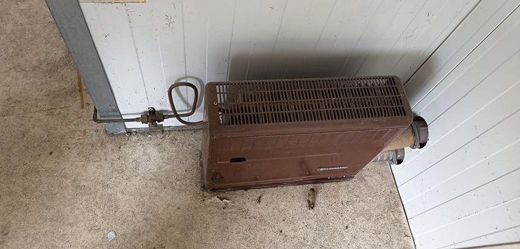 CNSE ABRI CHNATIER 9M2 ISOLE+WC  2098YY71