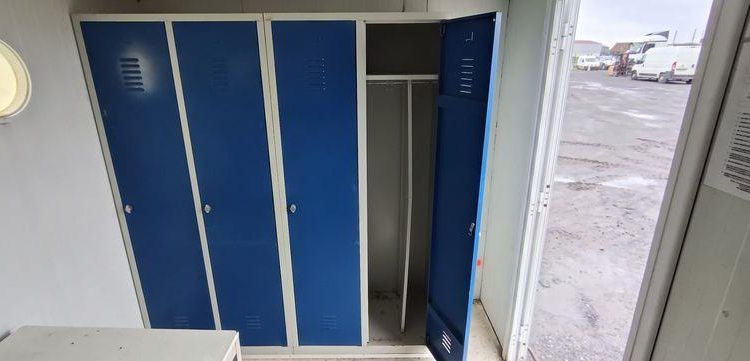 CNSE ABRI CHNATIER 9M2 ISOLE+WC  2098YY71