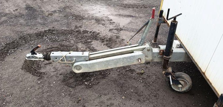 CNSE ABRI CHNATIER 9M2 ISOLE+WC  2098YY71