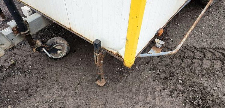 CNSE ABRI CHNATIER 9M2 ISOLE+WC  2098YY71