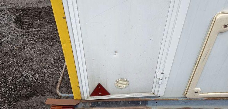 CNSE ABRI CHNATIER 9M2 ISOLE+WC  2098YY71