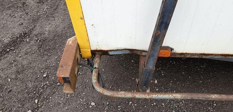 CNSE ABRI CHNATIER 9M2 ISOLE+WC  2098YY71