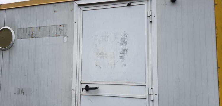 CNSE ABRI CHNATIER 9M2 ISOLE+WC  2098YY71