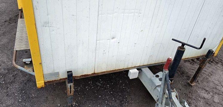 CNSE ABRI CHNATIER 9M2 ISOLE+WC  2098YY71