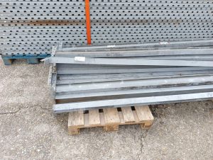 autre Lot d’environ 25ml de racks avec 2 étagères, dimensions: 110cm x 520cm  520