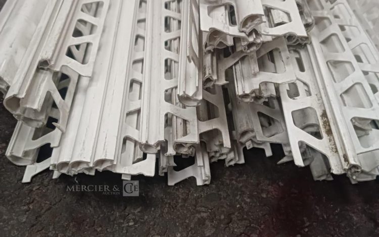 autre Lot de 70 profilé décoratif PVC , de 2,5ml , PRO 80 BW marque SCHLUTER SYSTEMS  758