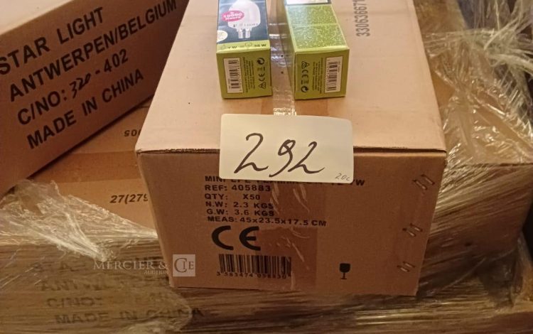 autre Lot d’environ 1000 ampoules Energy Saving + E14 , couleur 2700K , 7W  786