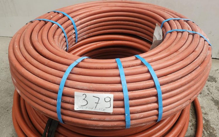 autre Lot de 2 couronnes de tube gainé rouge  120 m et 125 m  379