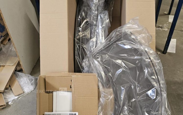 autre Lot composé de plusieurs outils pour les véhicules de décarcération.  389